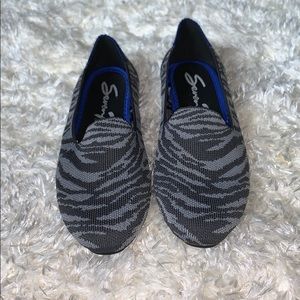 Seven7 zebra knit flats
